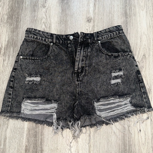Black ripped jeans shorts - Picture 1 of 3
